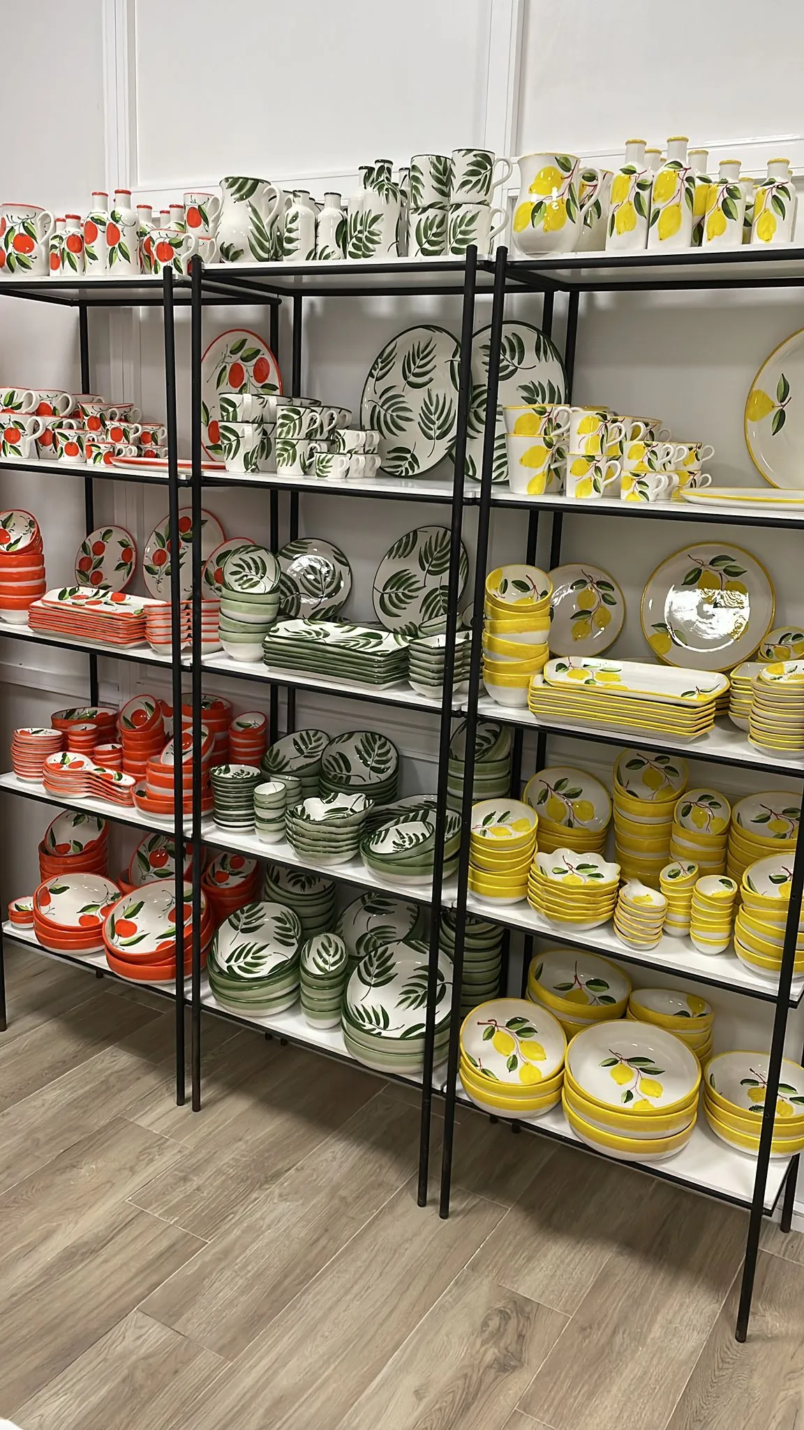 Colección de platos y menaje artesanal